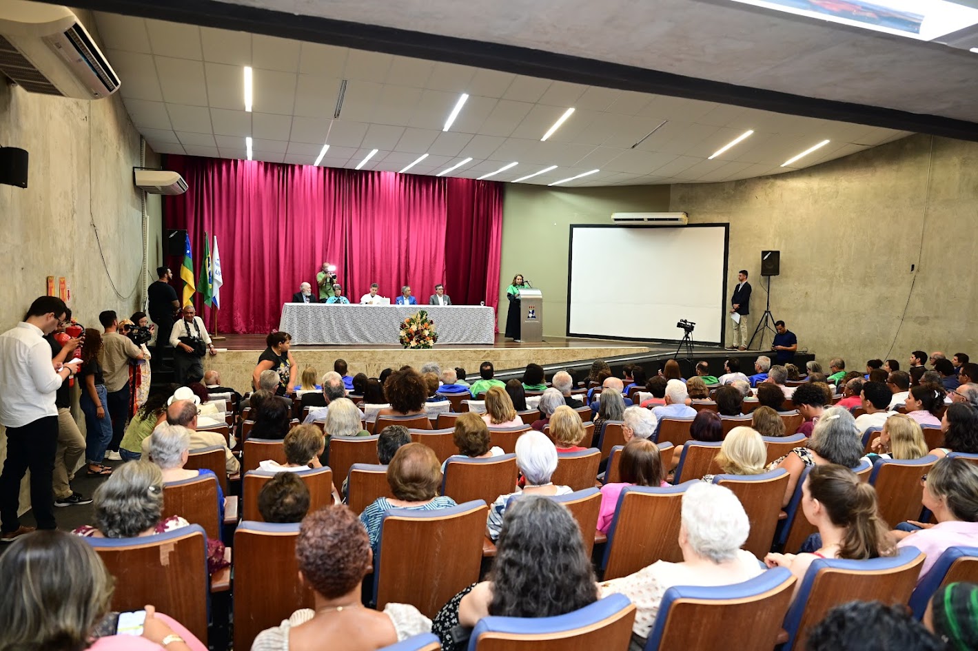 SOLENIDADE DOUTOR HONORIS CAUSA.jpg