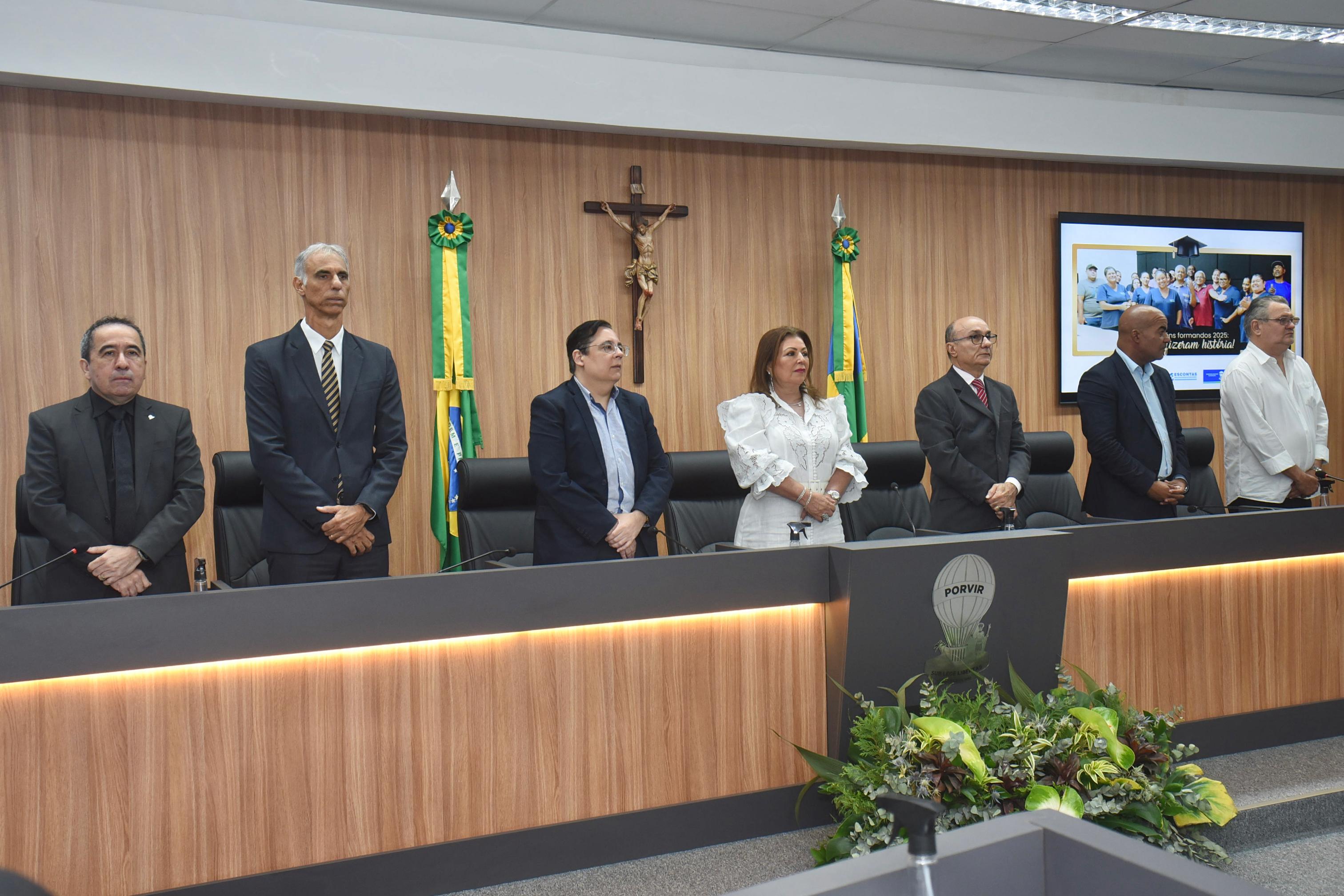 formatura autoridades de pé.jpg